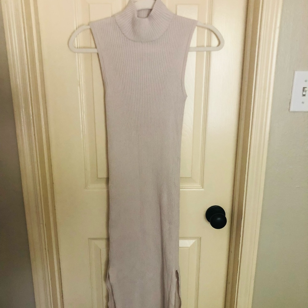 Magaschoni Sleeveless Cream Maxi Dress